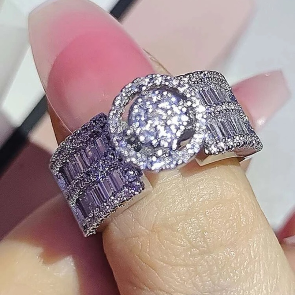 Rhinestone decore ring unique design for wedding or anniversary